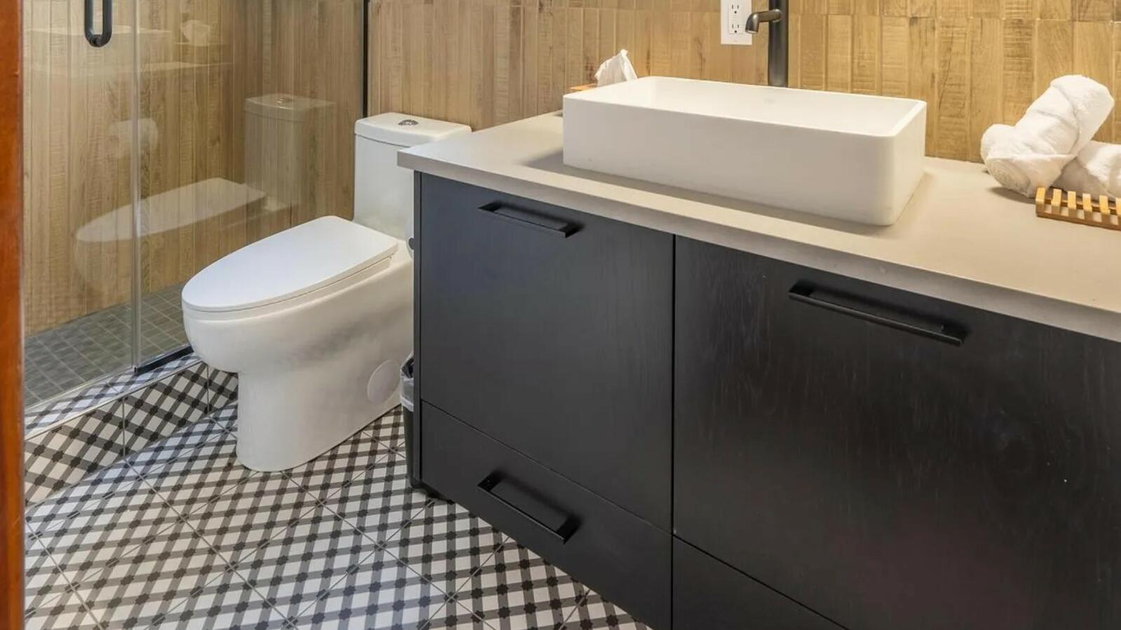 Edelweiss Village and Resort Swiss bathroom